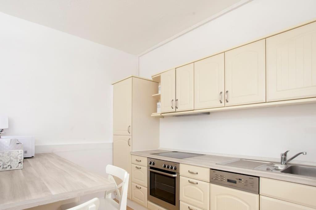 Exclusive 2-Room Souterrain Apartment Núremberg Exterior foto