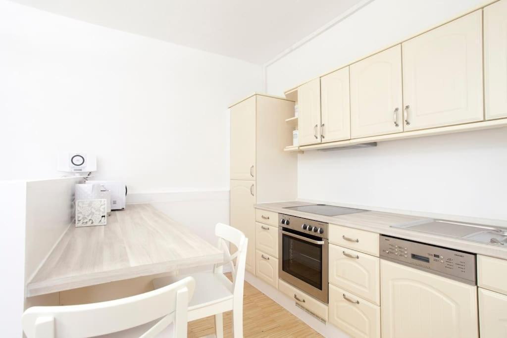 Exclusive 2-Room Souterrain Apartment Núremberg Exterior foto